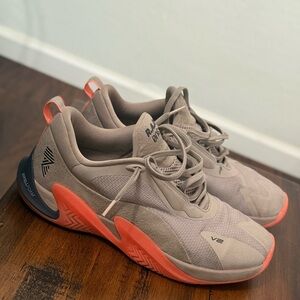 Rare colorway— RAD one v2 Men’s 9.0